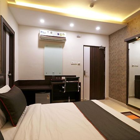 Collection O 45990 Premiere Villa Kakarmatha Экстерьер фото