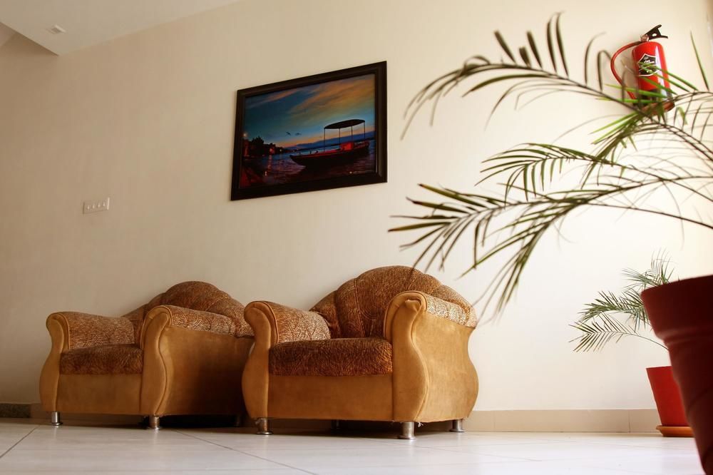 Collection O 45990 Premiere Villa Kakarmatha Экстерьер фото
