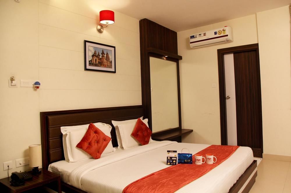 Collection O 45990 Premiere Villa Kakarmatha Экстерьер фото