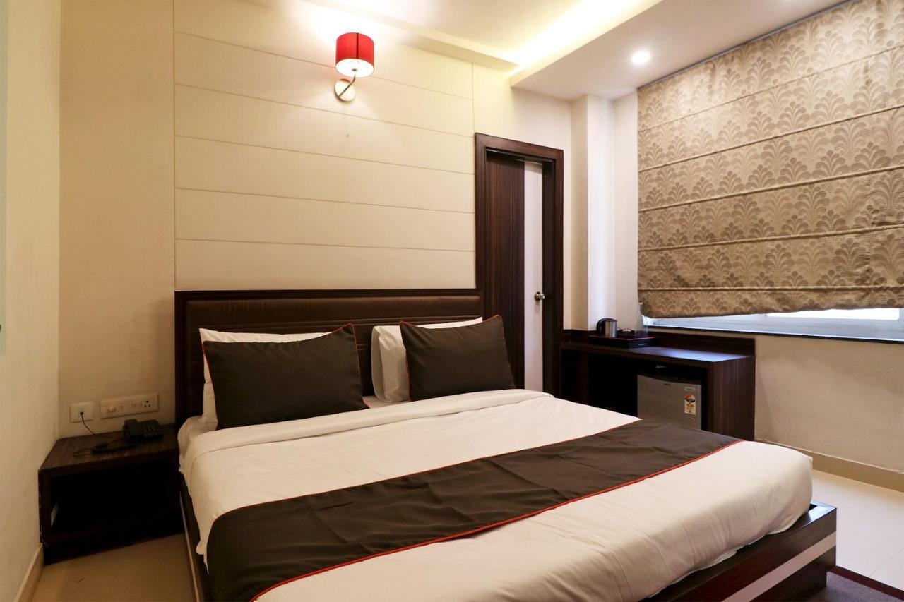 Collection O 45990 Premiere Villa Kakarmatha Экстерьер фото