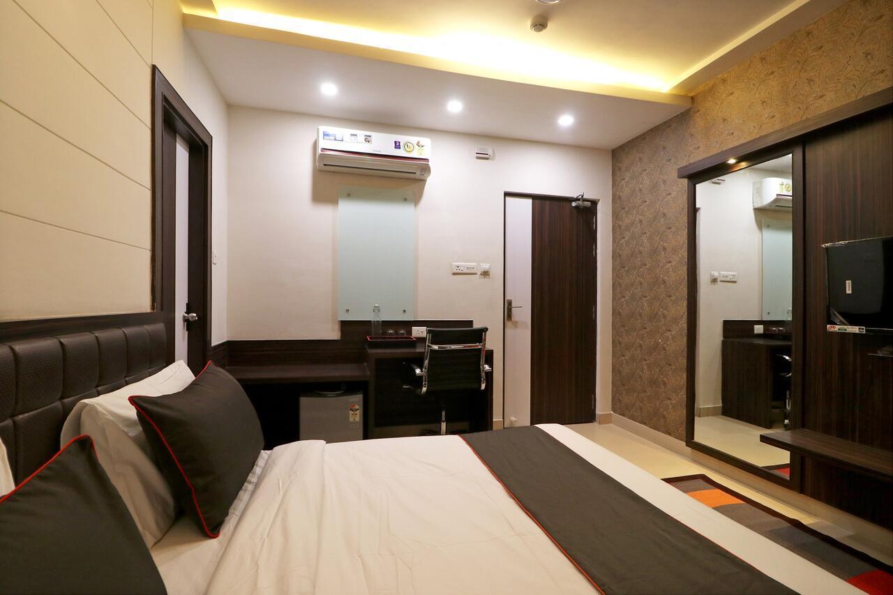 Collection O 45990 Premiere Villa Kakarmatha Экстерьер фото