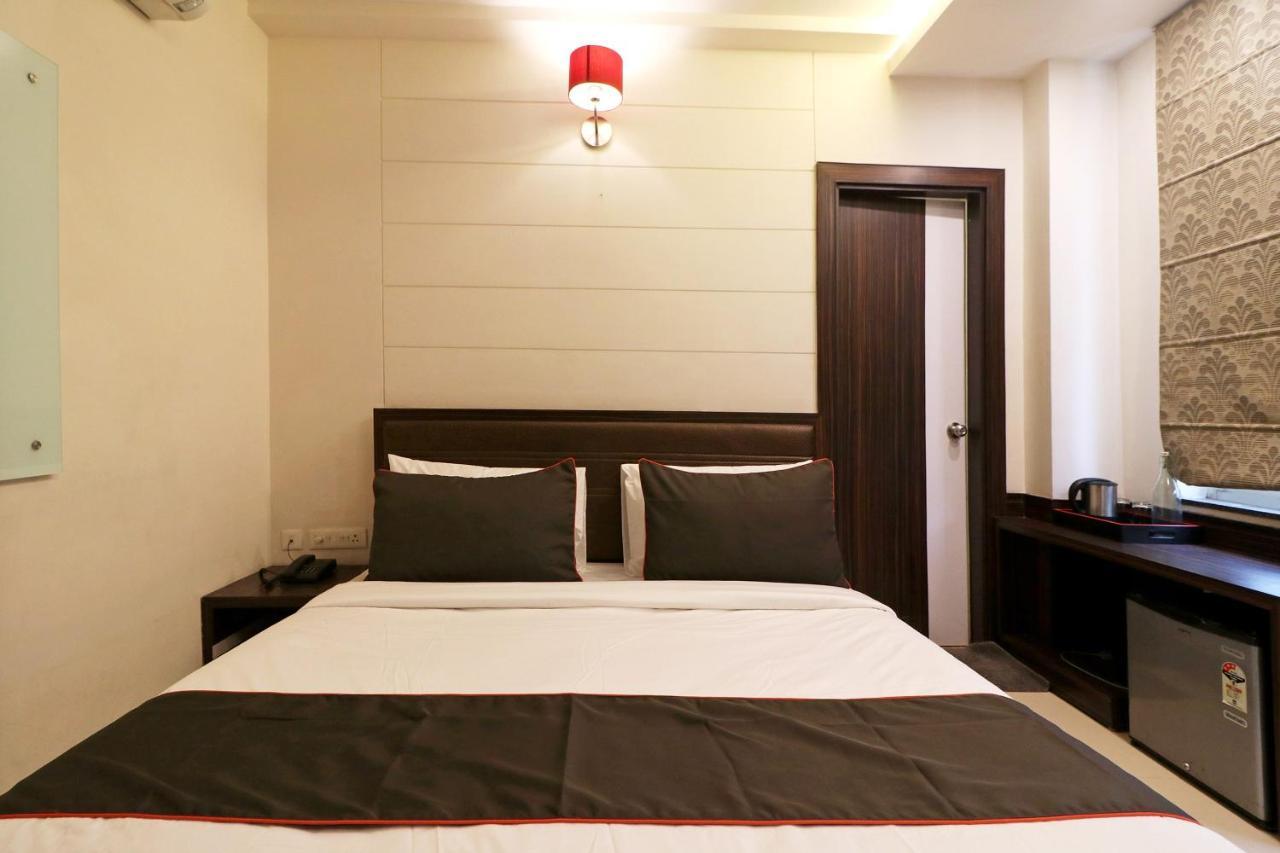 Collection O 45990 Premiere Villa Kakarmatha Экстерьер фото