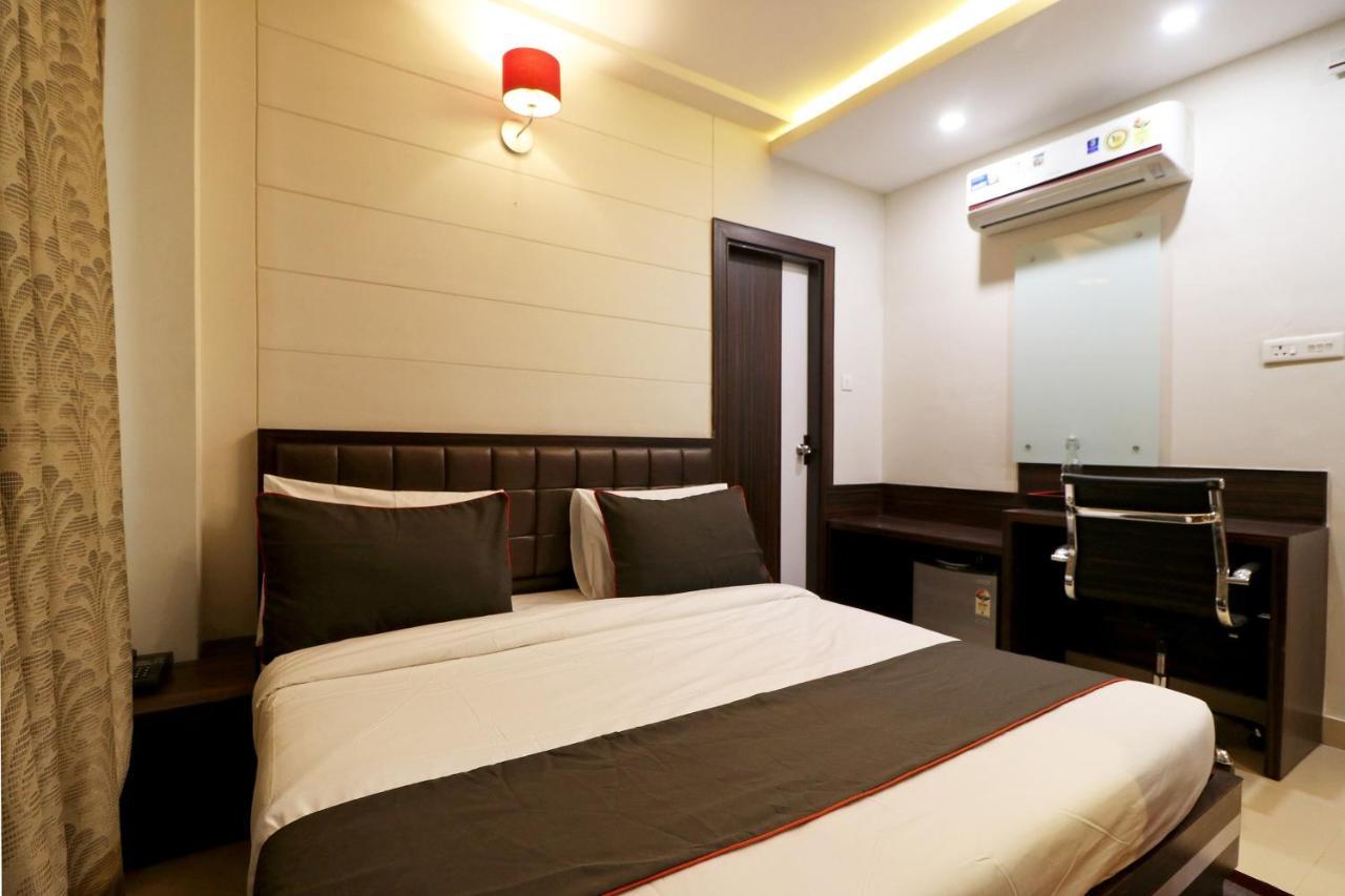 Collection O 45990 Premiere Villa Kakarmatha Экстерьер фото